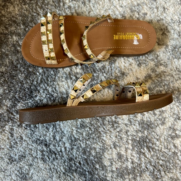 Sandals size 8. - Picture 3 of 3
